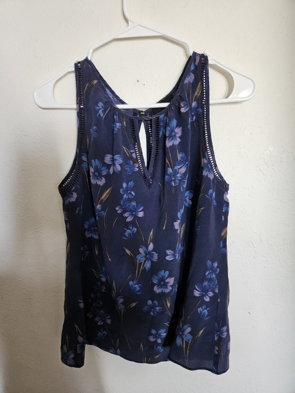 Greylin Navy Floral Sleeveless Keyhole Camisole